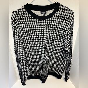 Who What Wear Women’s Med Houndstooth Top Sweatshirt Sweater Black And White